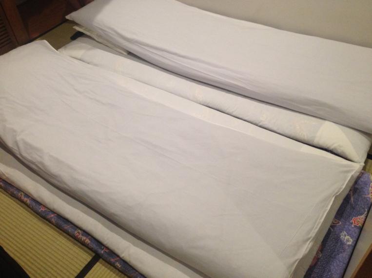 Futón japonés en el que puedes dormir como un auténtico local y probar la experiencia.