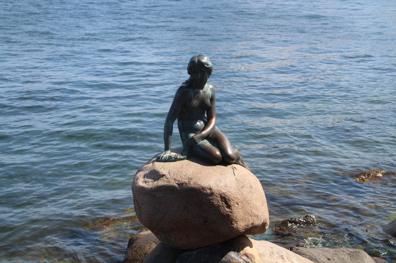 La Sirenita, icono de la capital danesa.