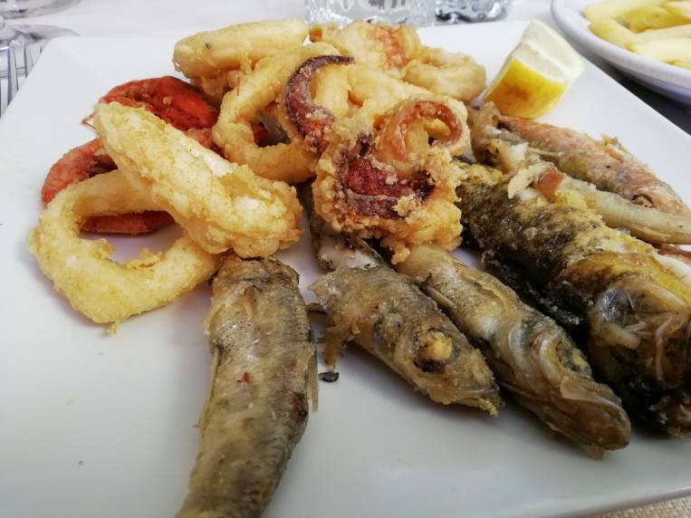 En la isla de Cerdeña es muy típico comer marisco y pescado.
