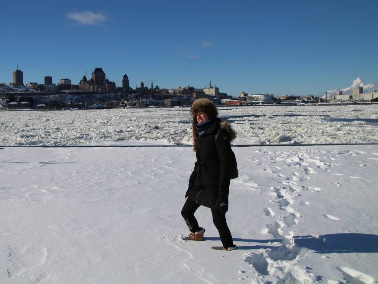 Tienes que ver en Quebec en invierno la ciudad desde el ferry hacia Levis.